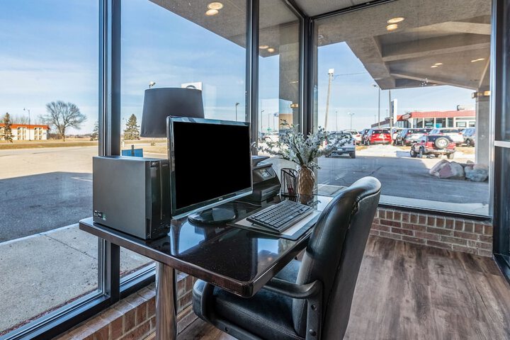 Business Center 23 of 26