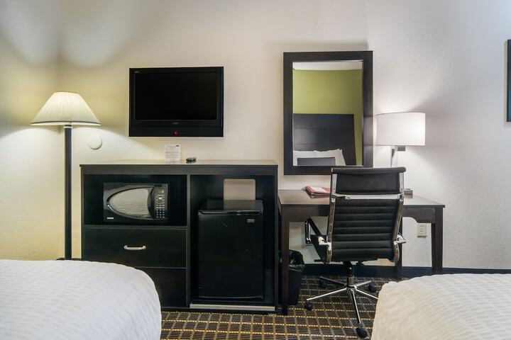 Room 32 of 38