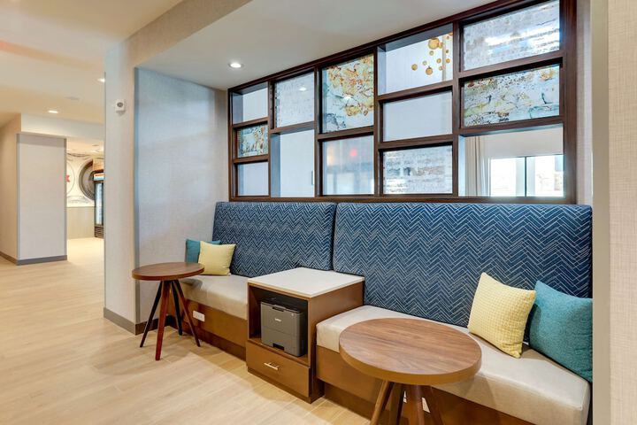 Business Center 114 of 115