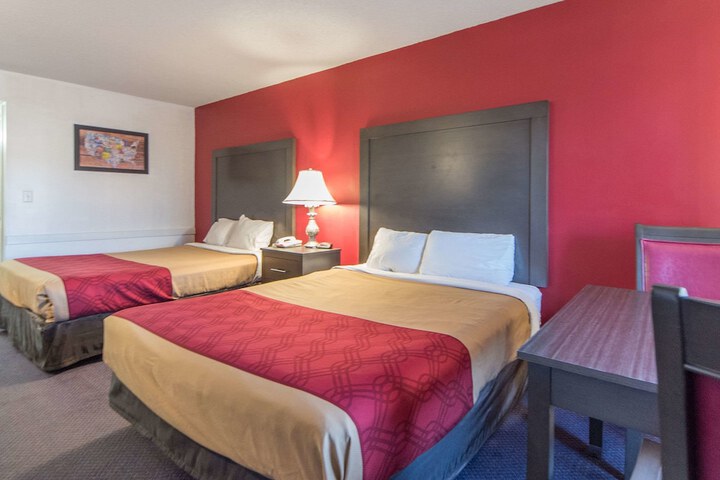 Room 10 of 24