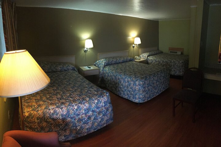 Room 26 of 38