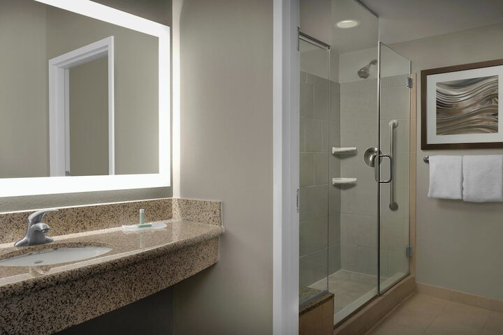 Courtyard by Marriott Greensboro Airport