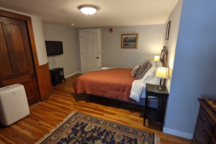 Room 34 of 38