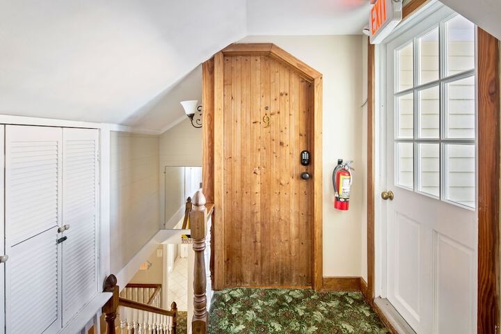 Room 54 of 61