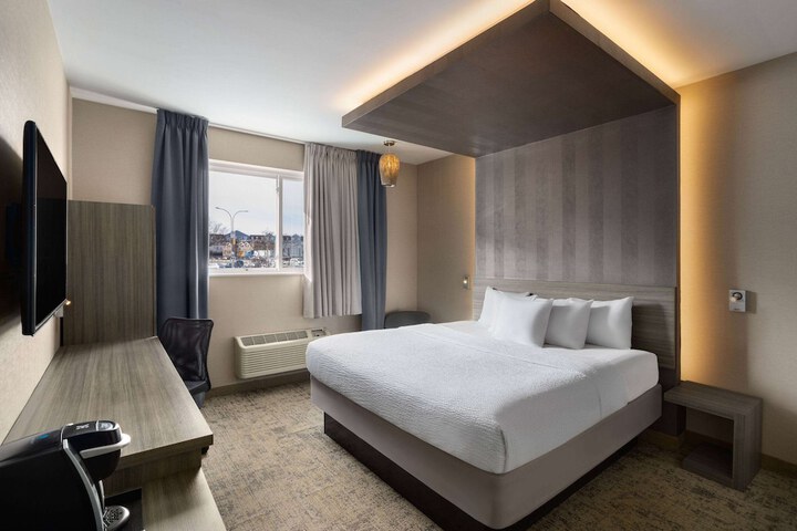 Room 20 of 33