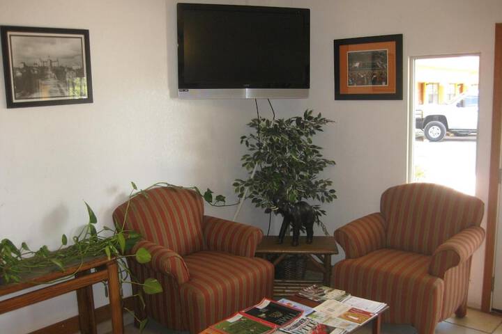 Hotel Interior 7 of 33
