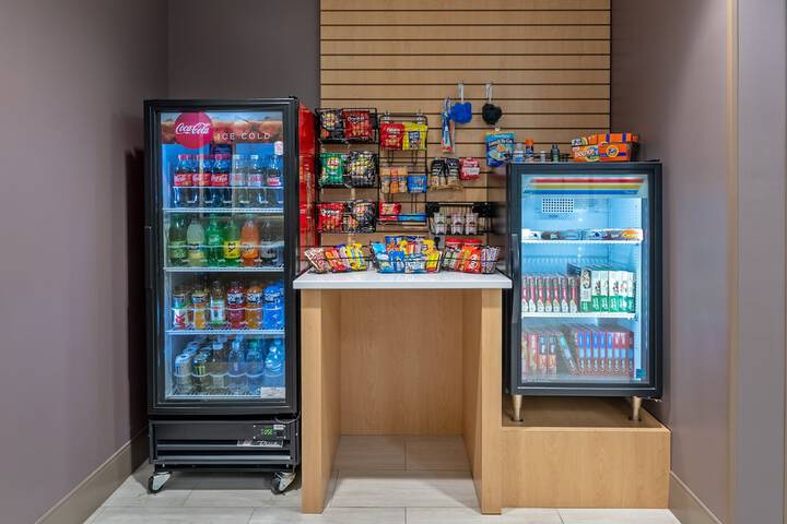 Holiday Inn Express Hotel & Suites Woodbridge by IHG