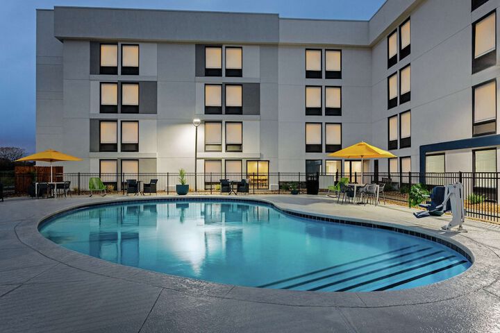 Pool 4 of 29