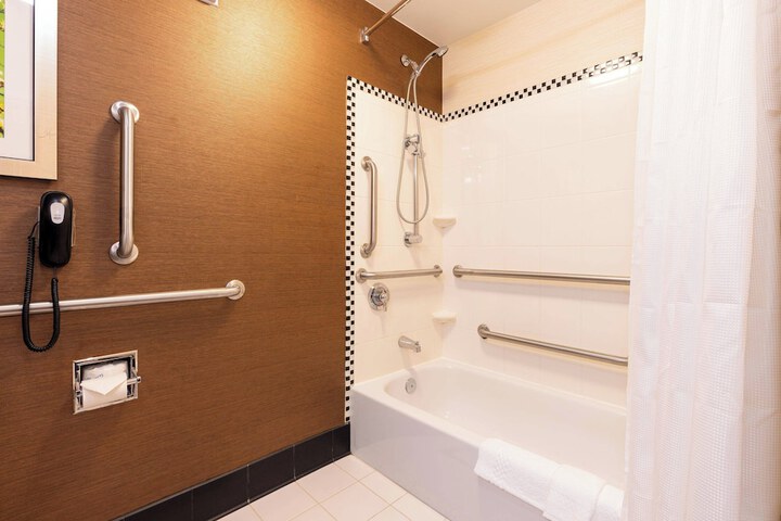 Room 15 of 22