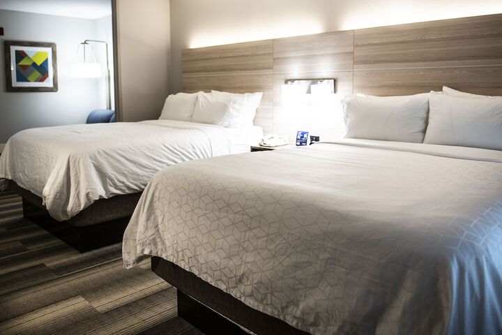 Holiday Inn Express & Suites Sedalia by IHG