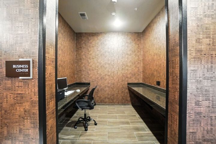 Cobblestone Hotel & Suites-Bellefontaine