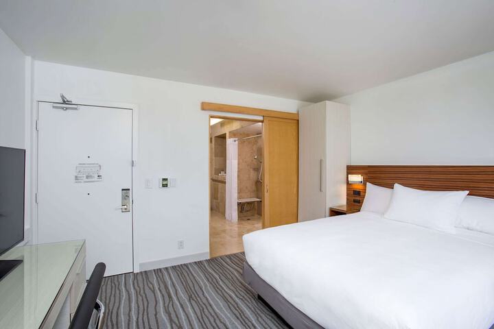Grand Naniloa Hotel Hilo - a Doubletree by Hilton