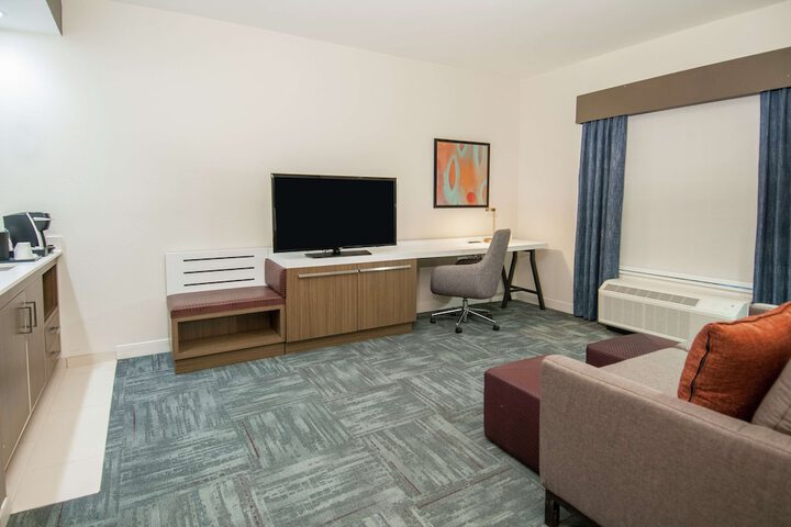 Room 35 of 63