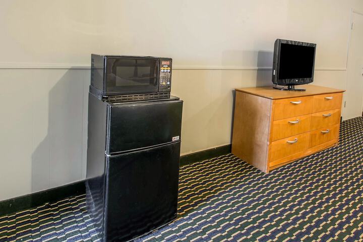 Room 28 of 49