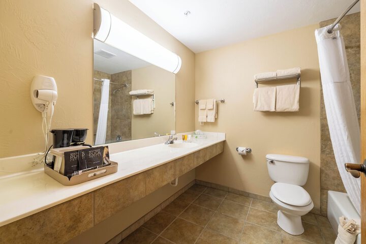 Blue Mountain Inn & Suites