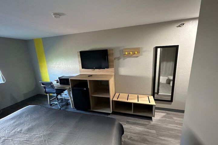 Room 33 of 39