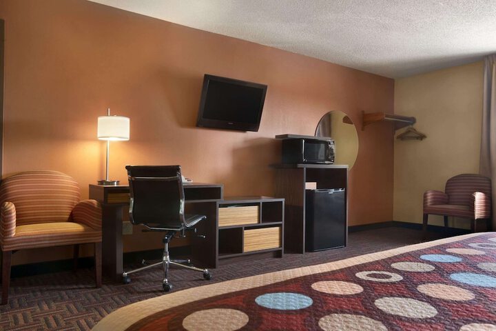 Room 11 of 26