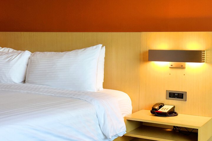 Room 44 of 168
