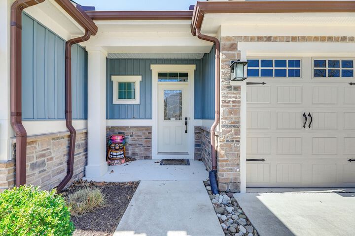 Swim Hike & Chill: Spacious Ocean View Townhome!