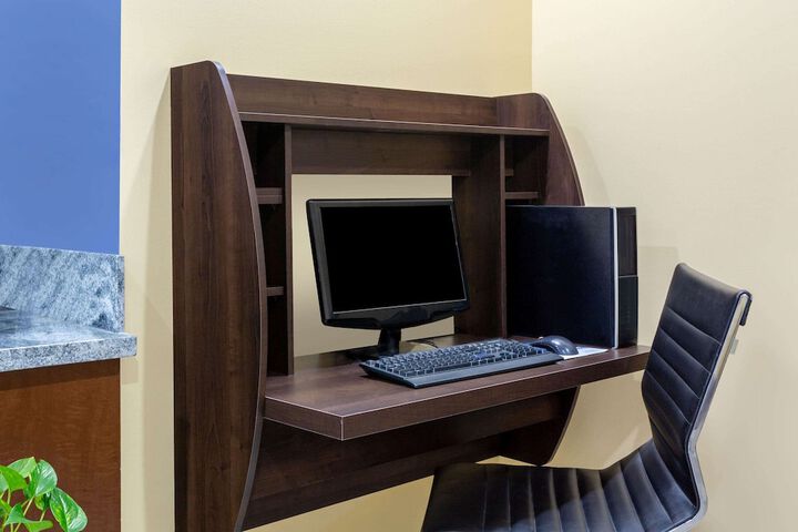 Business Center 20 of 20