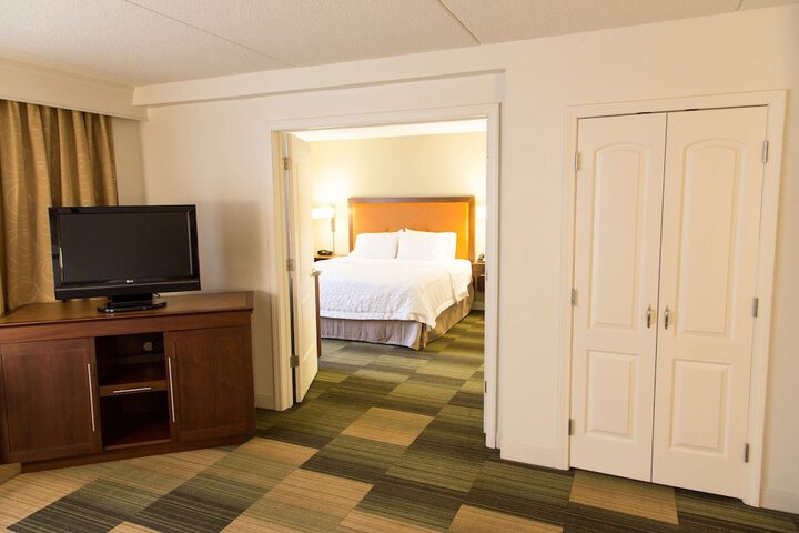 Room 14 of 40
