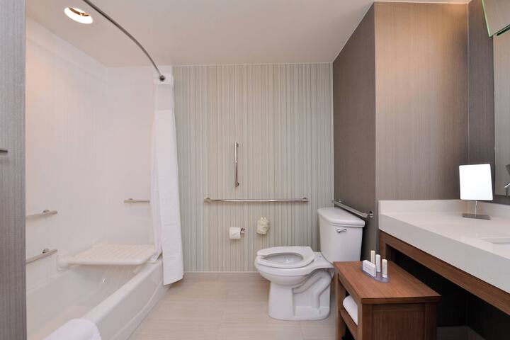 Courtyard by Marriott Toledo North