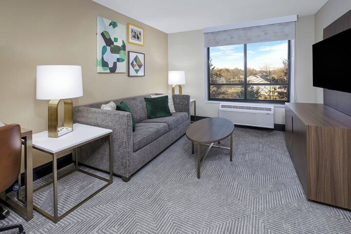 Holiday Inn Quincy East by IHG