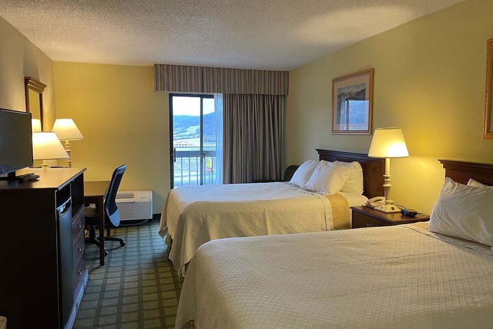 Days Inn & Suites by Wyndham Sutton Flatwoods