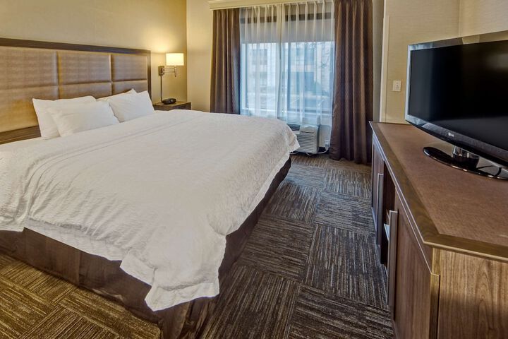 Room 33 of 52