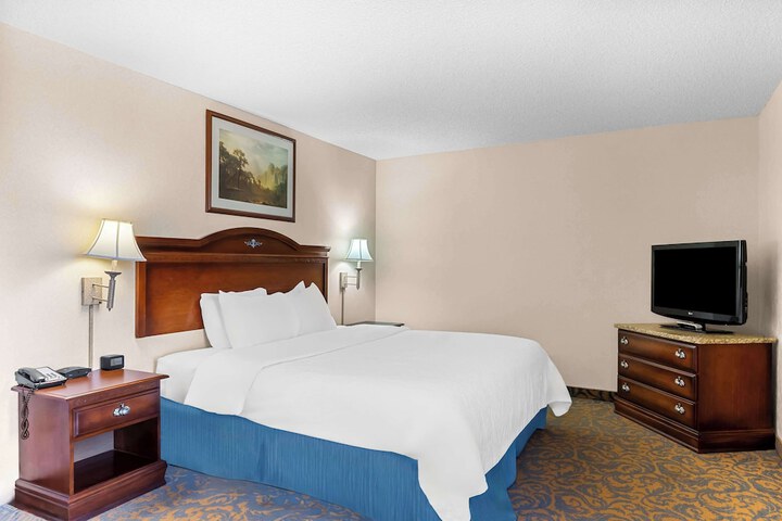Room 14 of 28