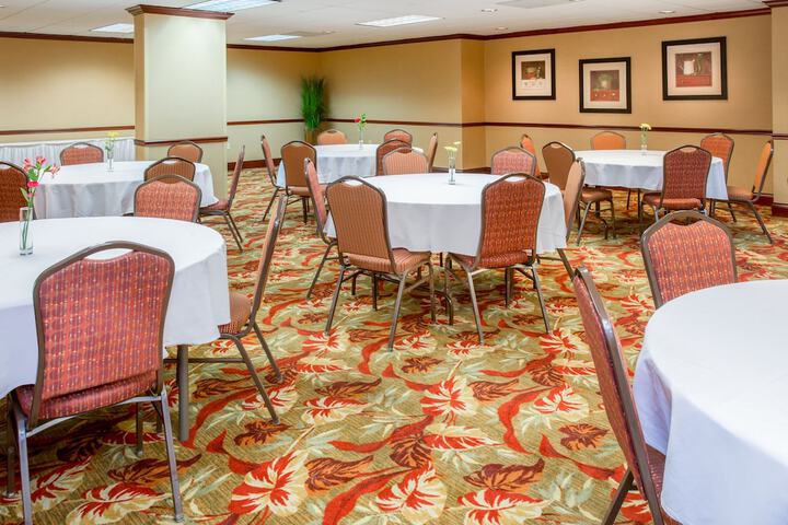 Ballroom/Hall 40 of 41