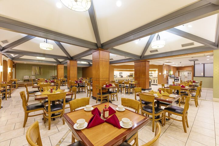 Dining 58 of 72