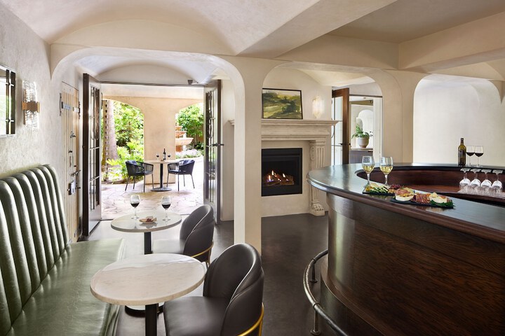 Lounge 73 of 101