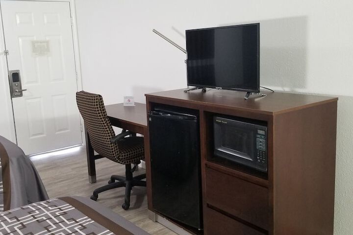 Room 17 of 29
