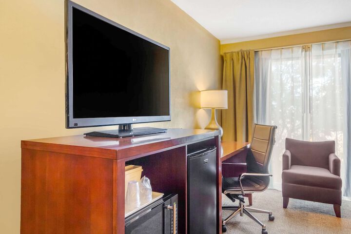 Room 32 of 51
