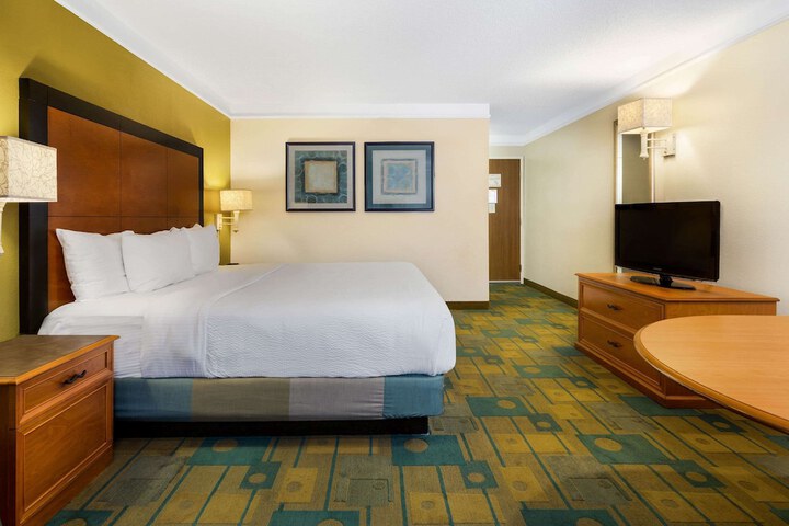 Room 46 of 60