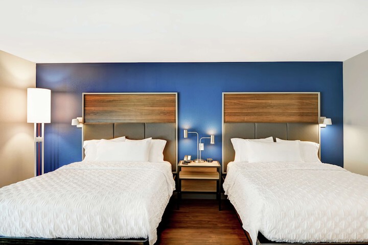 Room 27 of 35