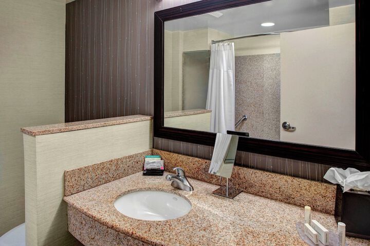 Courtyard by Marriott Richmond North