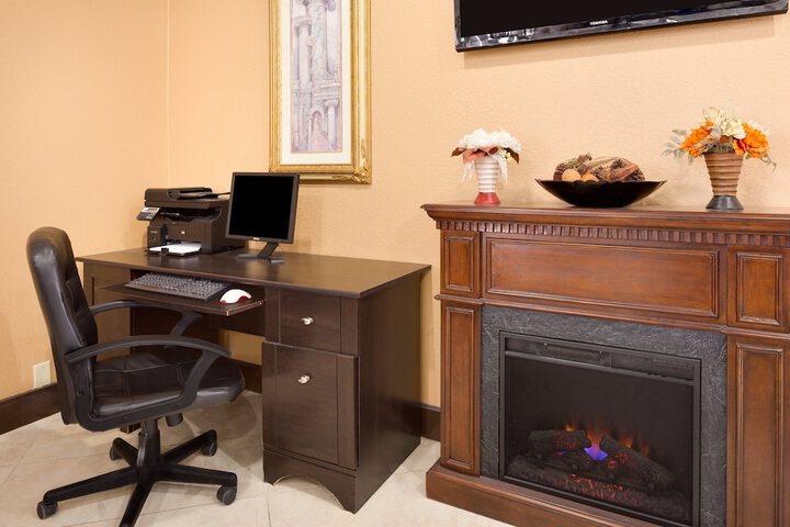 Business Center 29 of 29