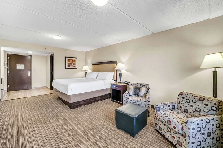 Room 32 of 69
