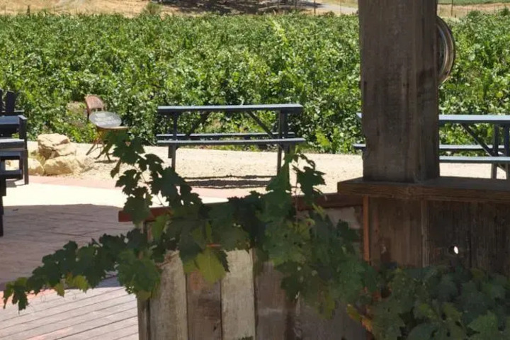 VILLA VINO AT POALILLO VINEYARDS