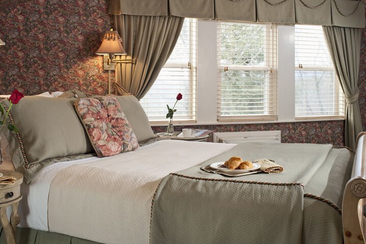 Albemarle Inn
