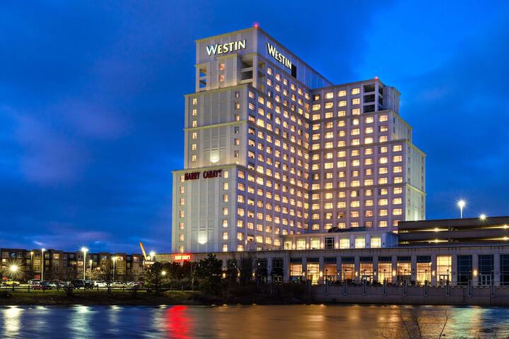 Hotel 3 of 80