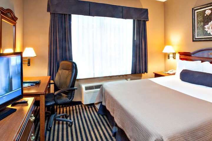 Room 27 of 43