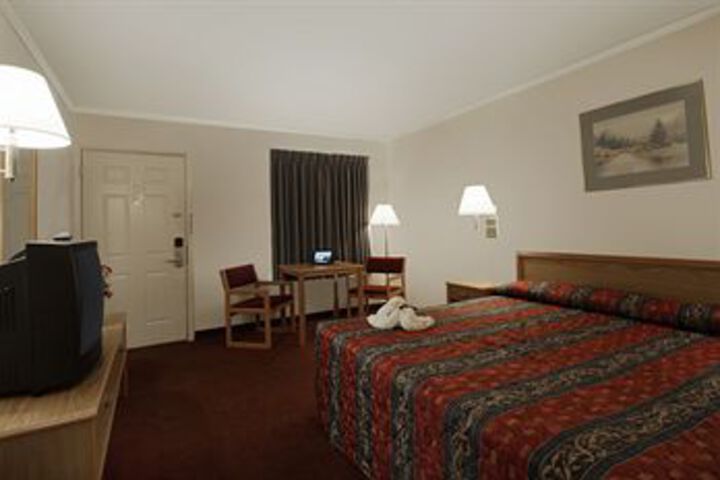 Deer Lodge Motel