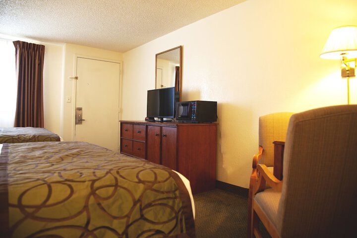 Room 7 of 39
