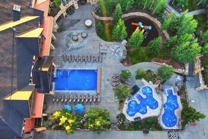Grand Timber Lodge