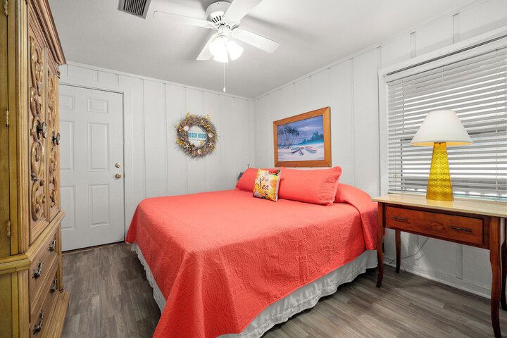 Cozy Cottage by Distinctive Beach Rentals