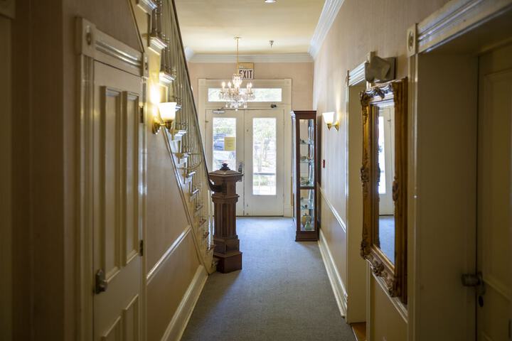 Ballroom/Hall 106 of 126