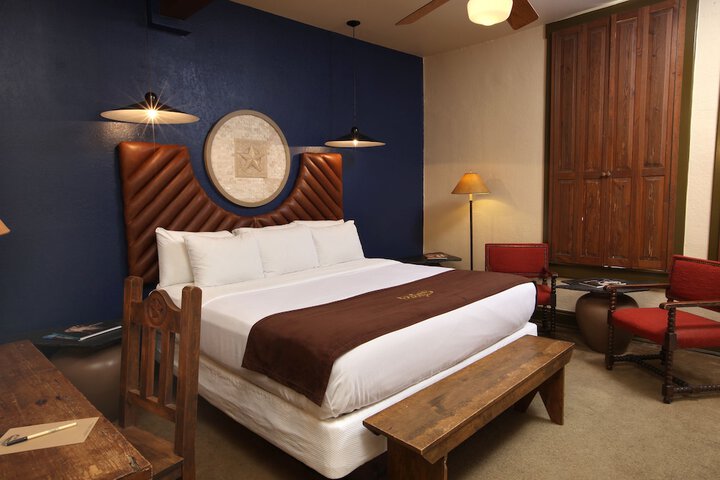 Room 21 of 32